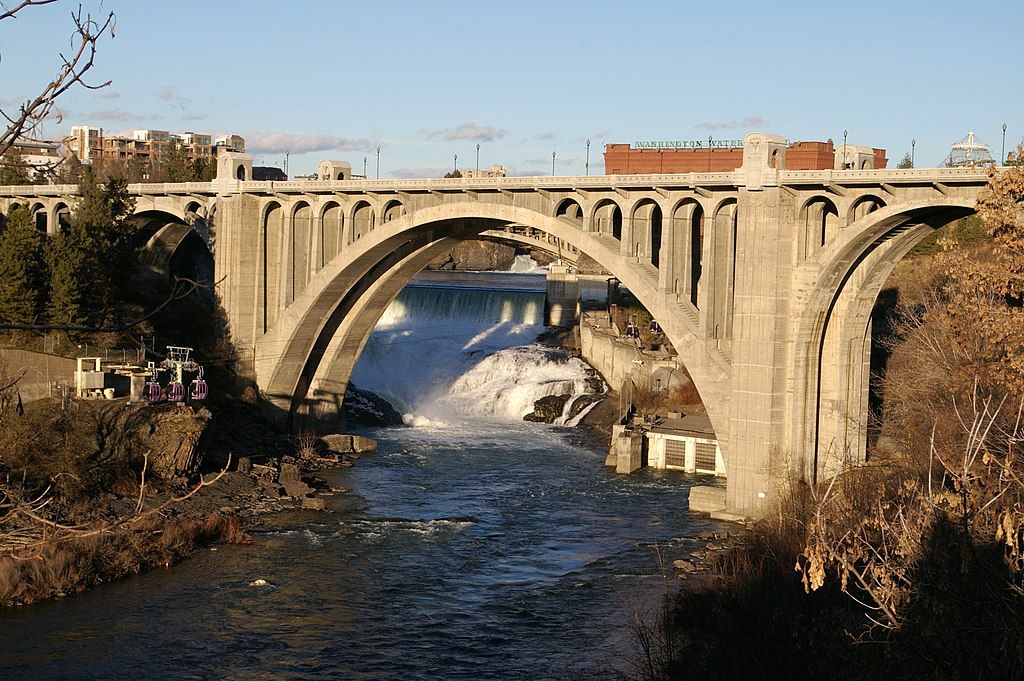 Daytime view of Monroe Street Bridge