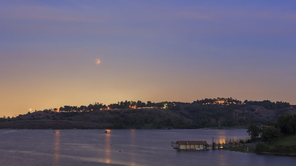 Night at Frank G. Bonelli Regional Park