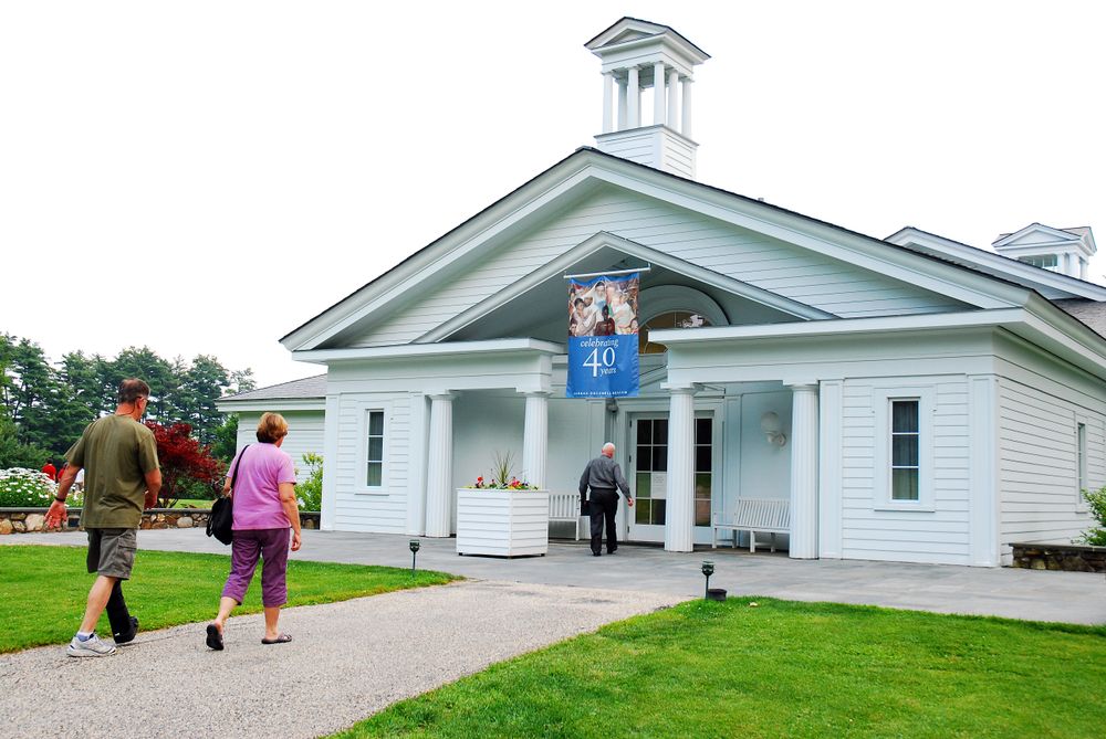 People making their way to Norman Rockwell Museum