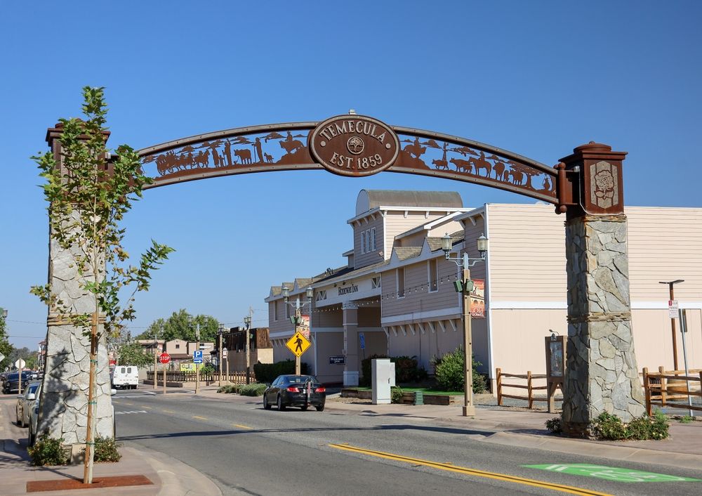 Road arch of Old Town Temecula