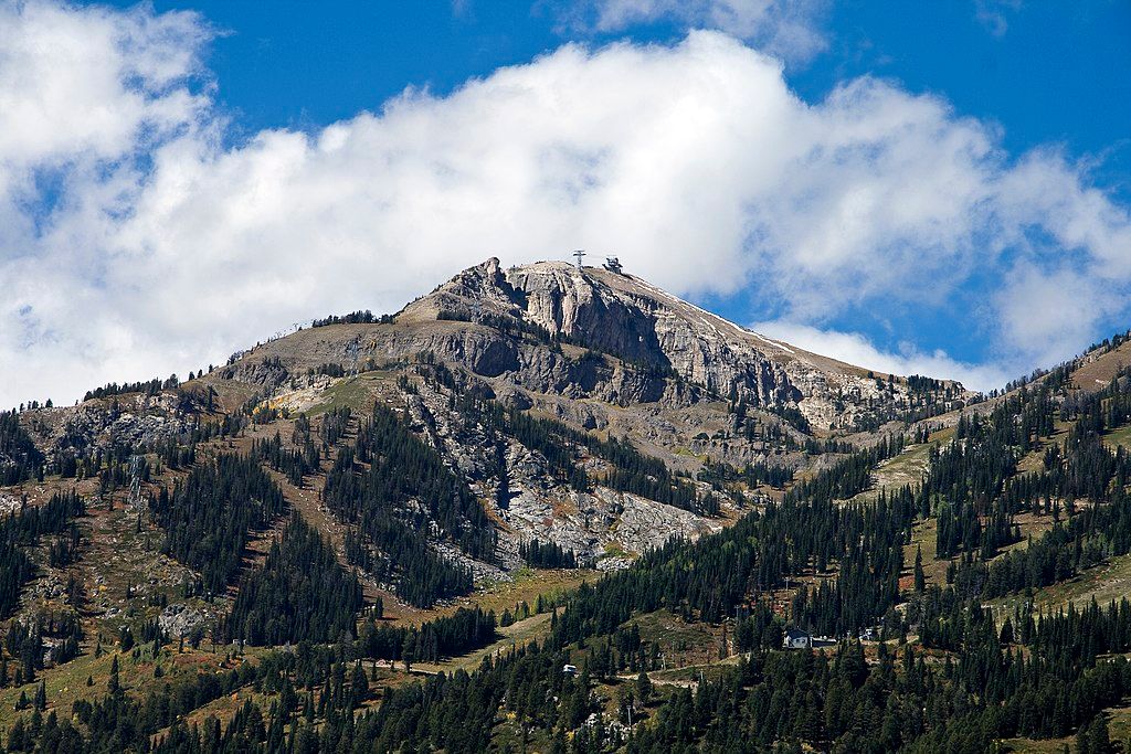 Scenic view of the Rendezvous mountain