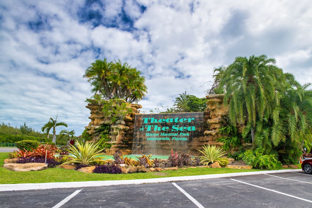 Welcome sign of Theatre of the Sea