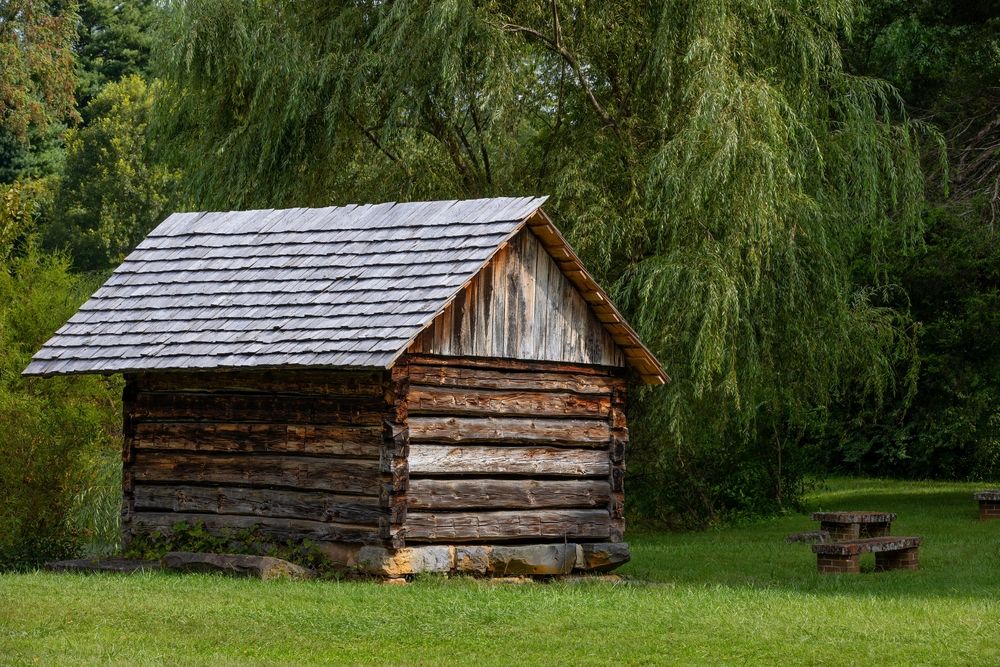 A cabin at Tipton-Haynes State Historic Site