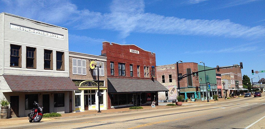 Buildings along Downtown Tupelo