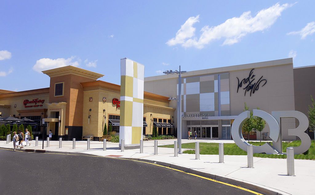 Exterior of the Quakerbridge Mall