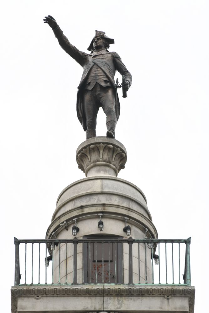 The statue on top of the Trenton Battle Monument