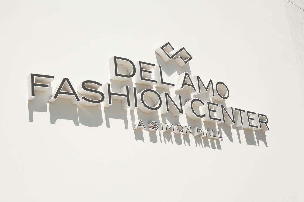 Name sign of Del Amo Fashion Center