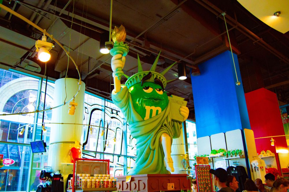 Lady LIberty M&M sculpture in M&M’s World New York