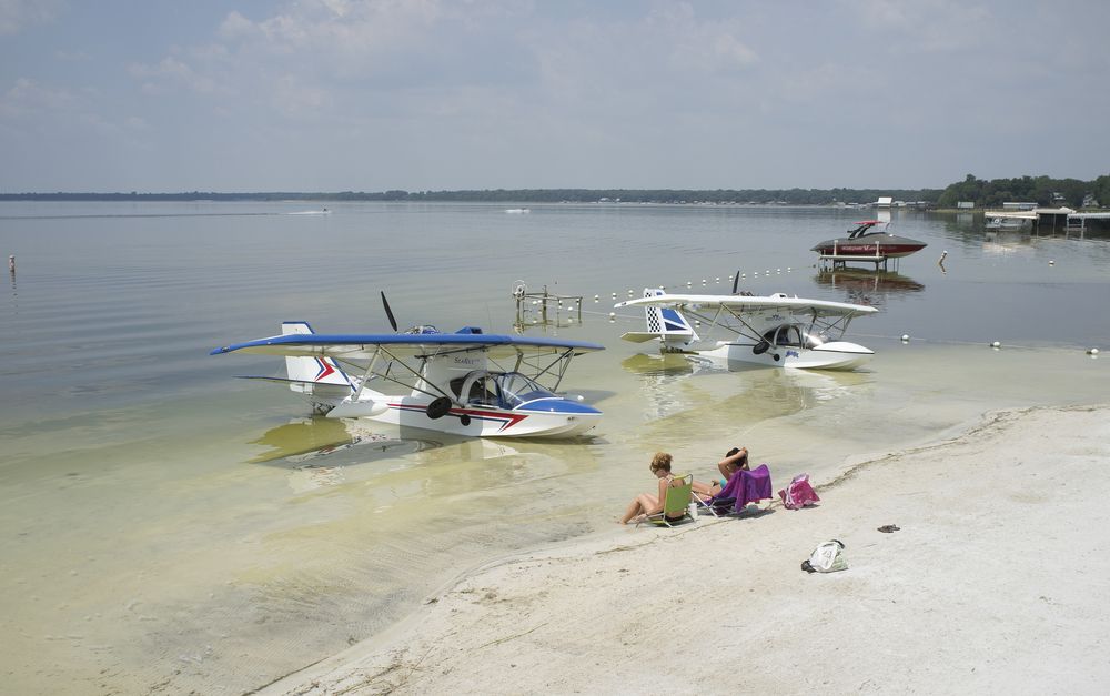 A beach at Lake Weir
