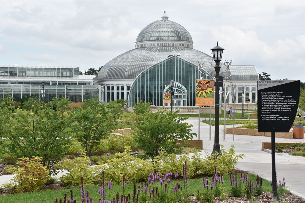 Exterior of Como Park Zoo & Conservatory