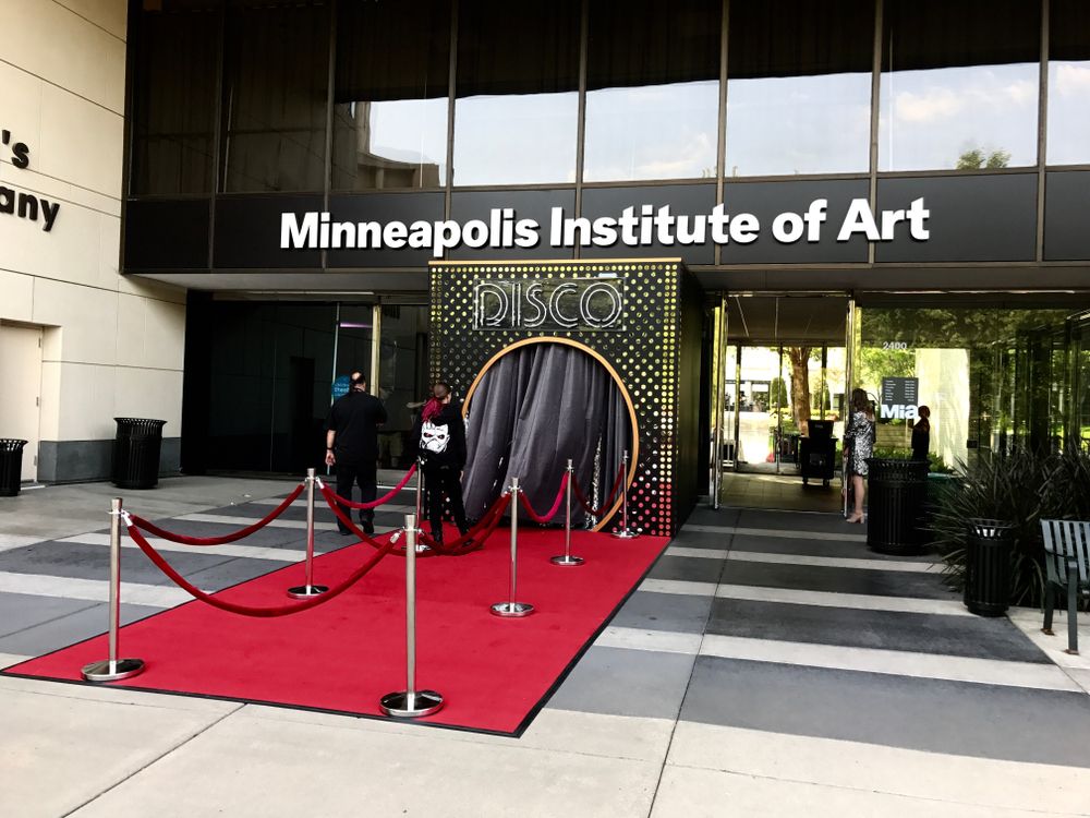 Entrance doors of Minneapolis Institute of Art