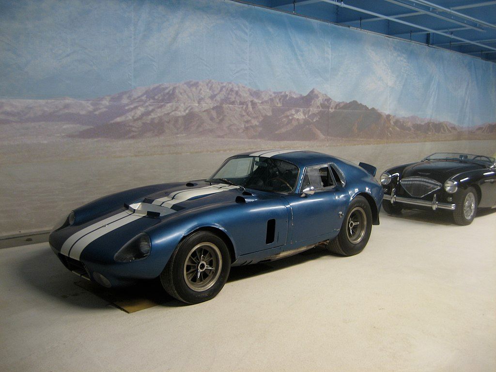 A vehicle in Simeone Foundation Automotive Museum