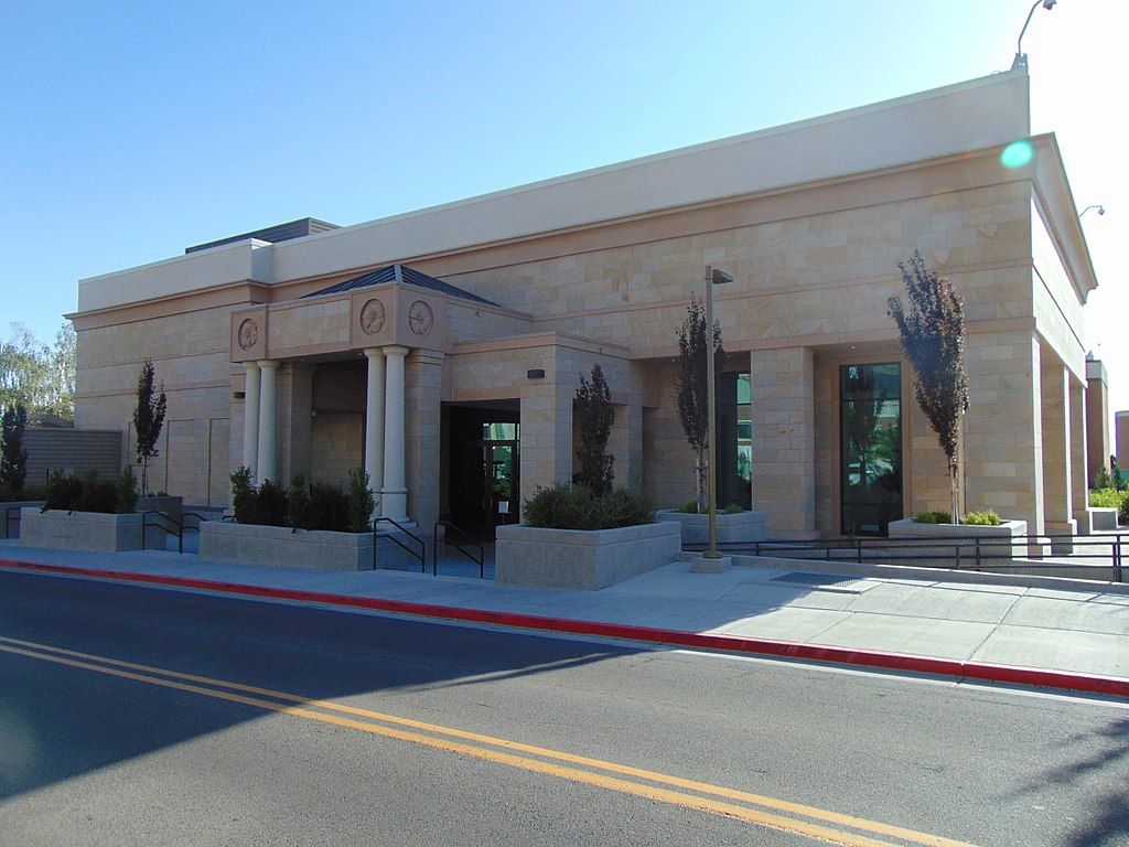 Exterior of Bean Life Science Museum