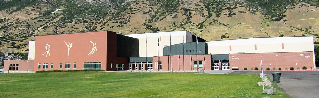 Exterior of Peaks Ice Arena