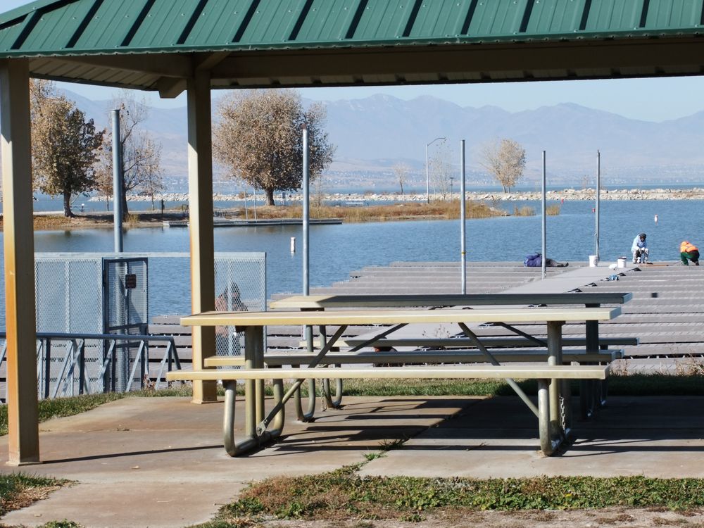 Picnic table at Utah Lake State Park