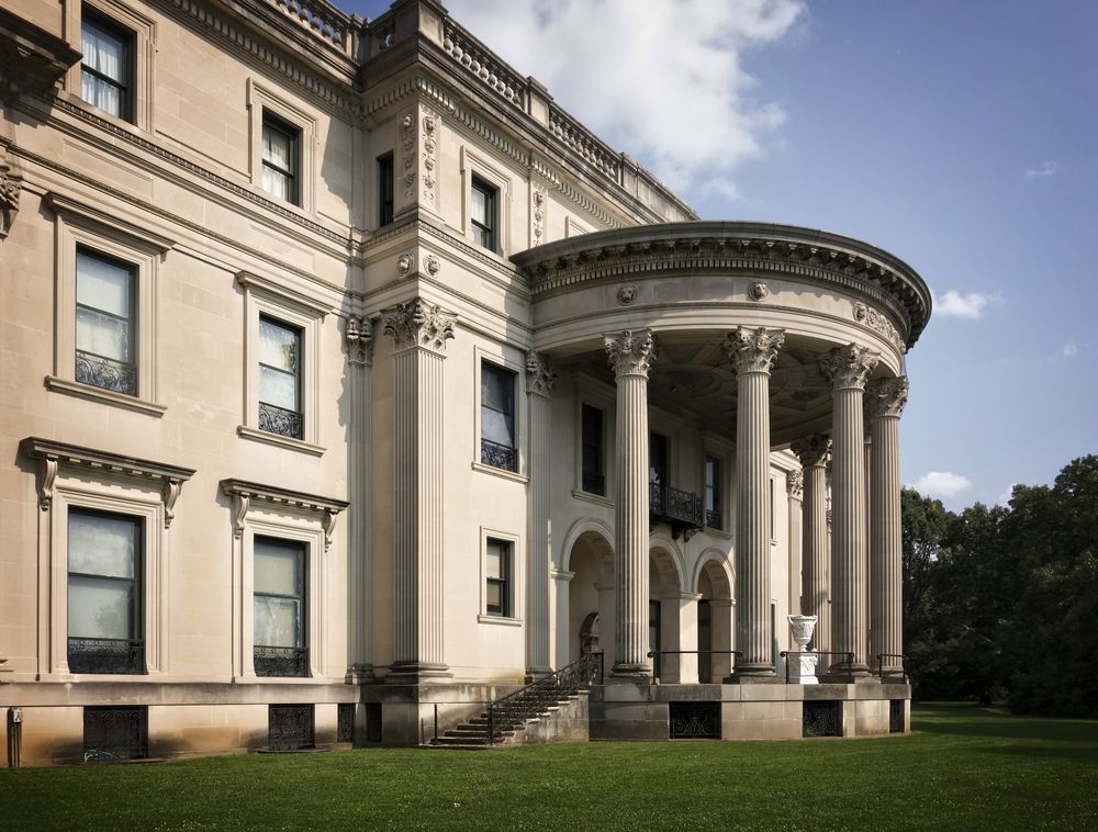 Exterior of Vanderbilt Mansion
