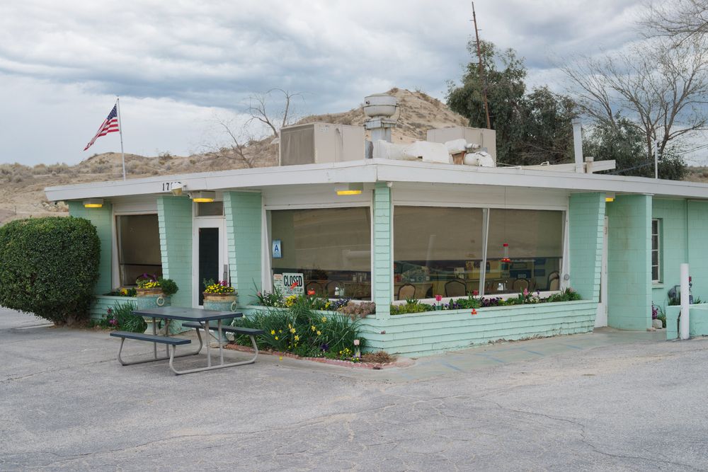 Facade of Emma Jean's Holland Burger Cafe