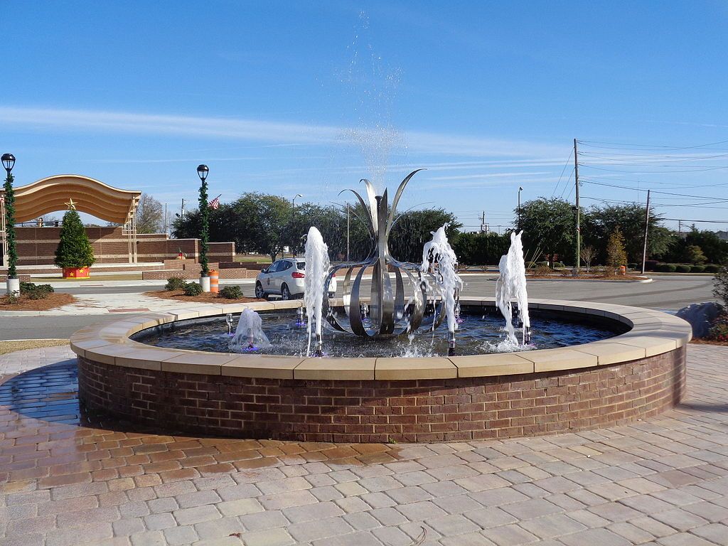 Daytime view of the Vidalia Onion Fountain