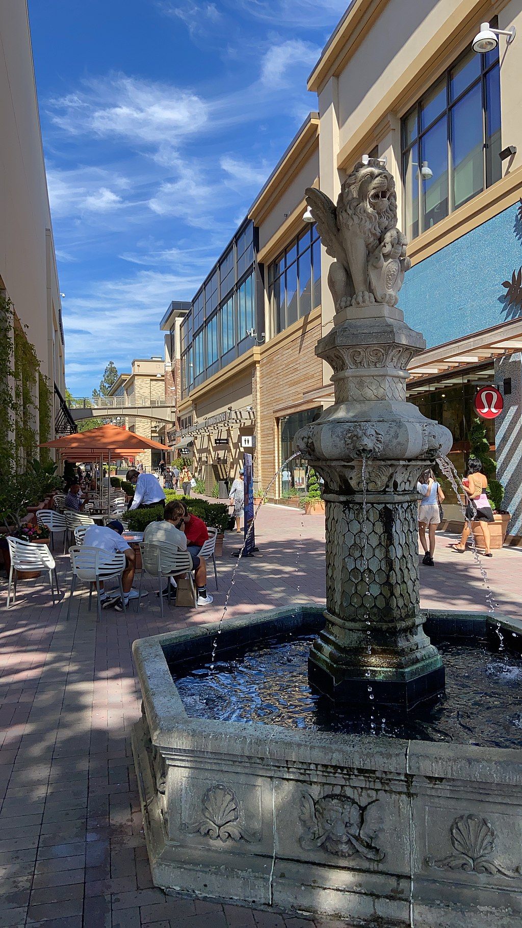 Daytime view of Downtown Walnut Creek's broadway plaza
