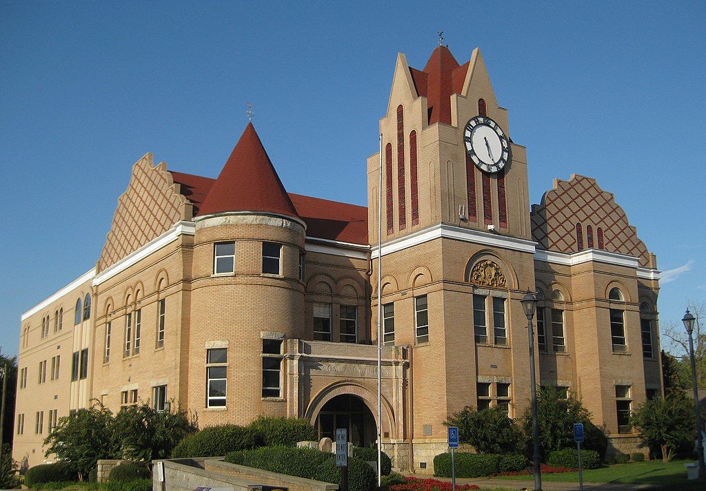 Exterior of the Wilkes County Courthouse