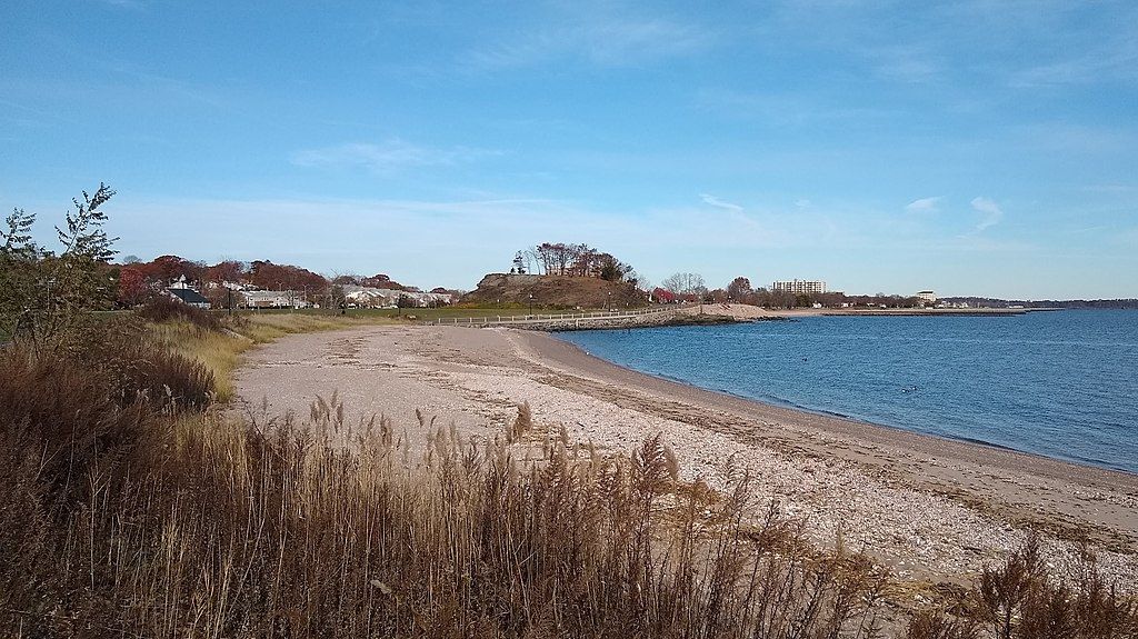 Sunny day at Savin Rock Park