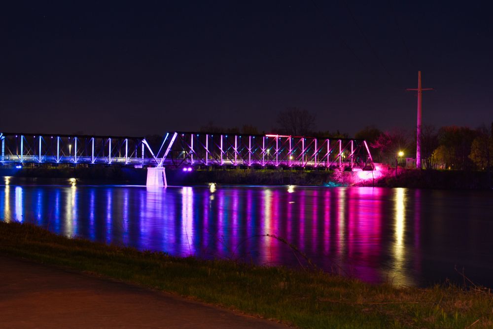 Night lights of Phoenix Park bridge