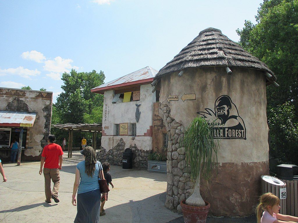 People touring the Sedgwick County Zoo