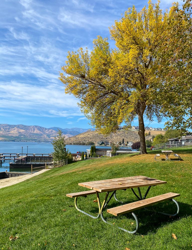 Picnic table near Chelan Lake