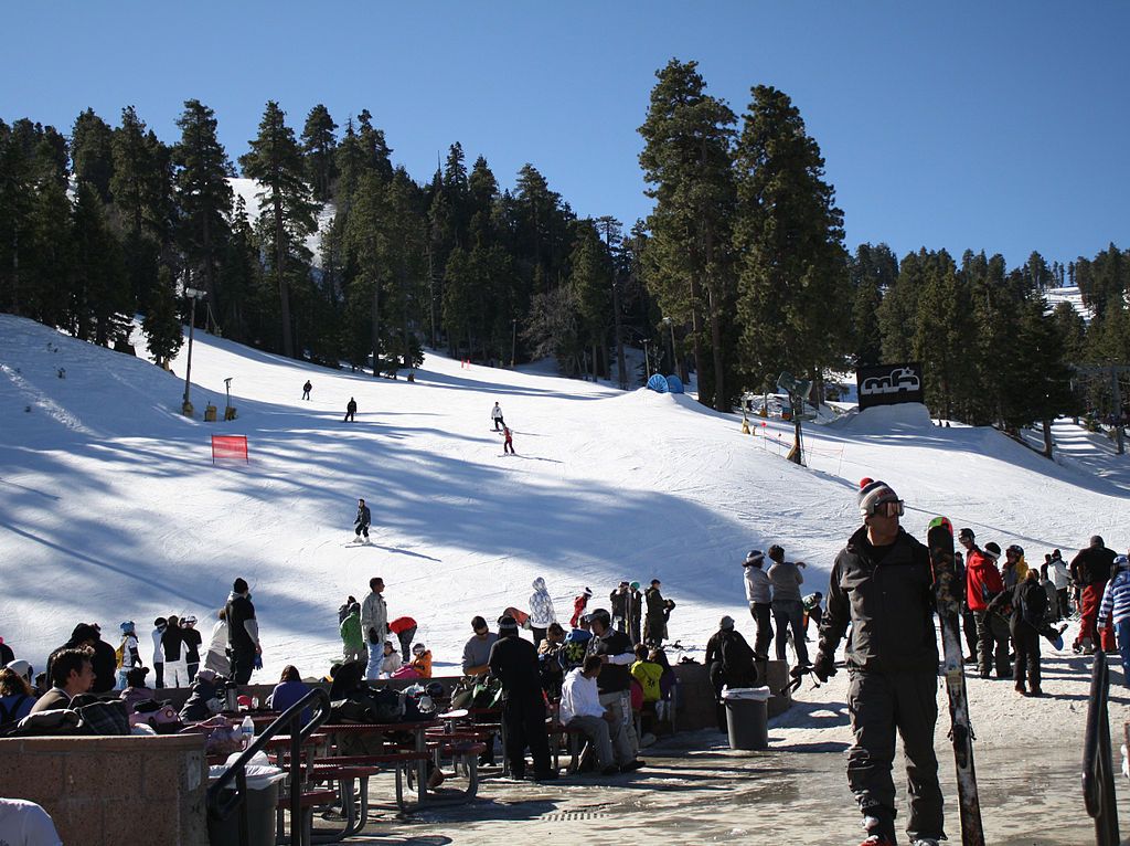 People around the Mountain High Resort