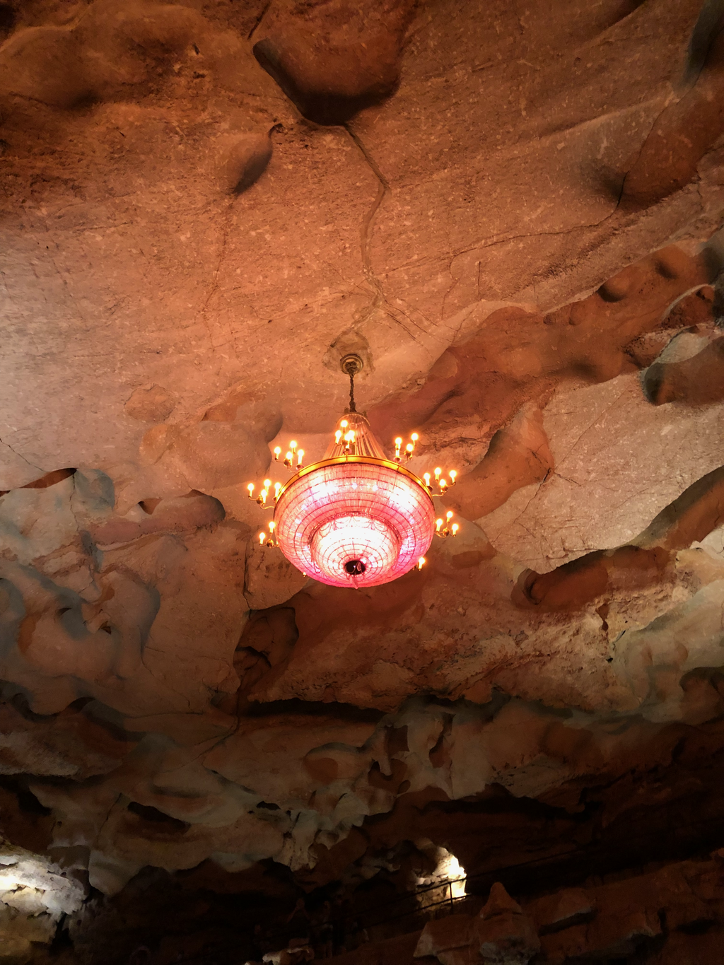 Chandelier at Cumberland Caverns' volcano room