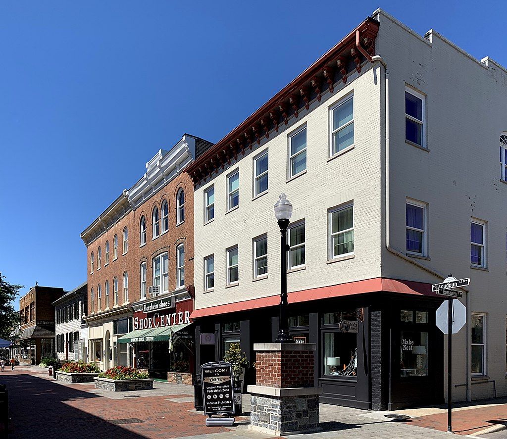 Buildings of Loudoun Street Pedestrian Mall