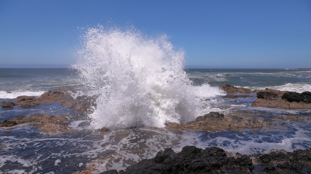 Water erupting from Thor’s Well