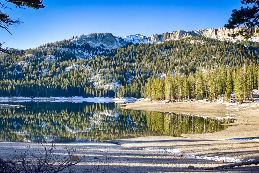 Daytime view of Horseshoe Lake